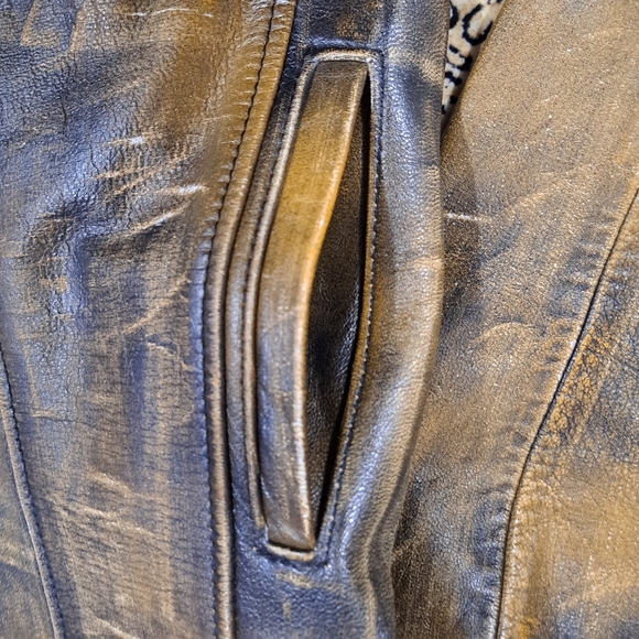 VINTAGE LEATHER JACKET (faux) - Picture 3 of 6